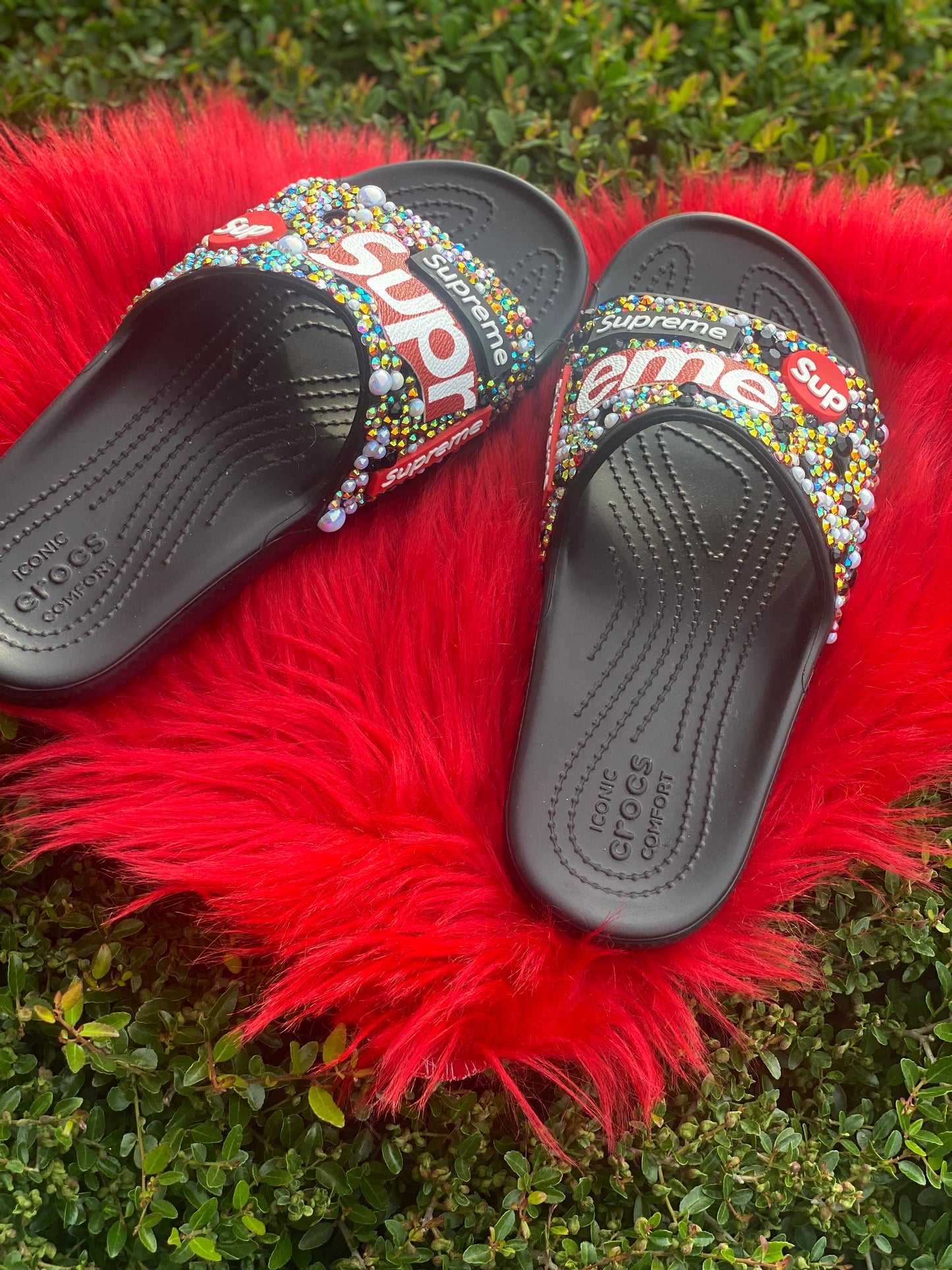 Supreme Inspired Slides